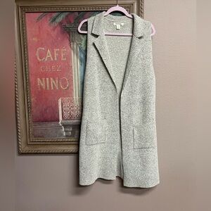 Monteau Los Angeles Gray Sleeveless Open Front Cardigan/Duster